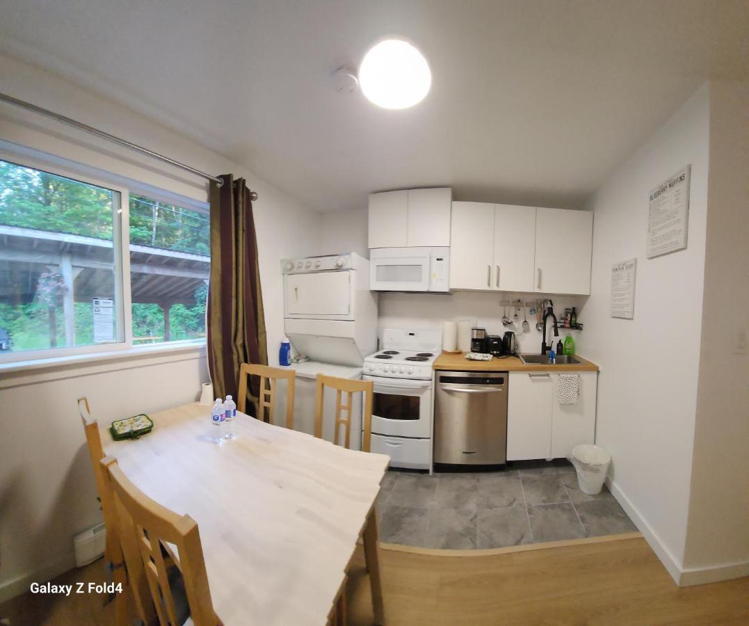 Beautiful Farm Cabin Unit B Maple Ridge Eksteriør billede